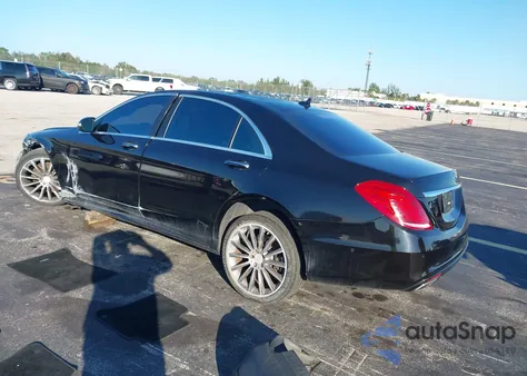 2016 Mercedes-Benz S 550 z USA, uszkodzony, nr VIN WDDUG8CB7GA236597